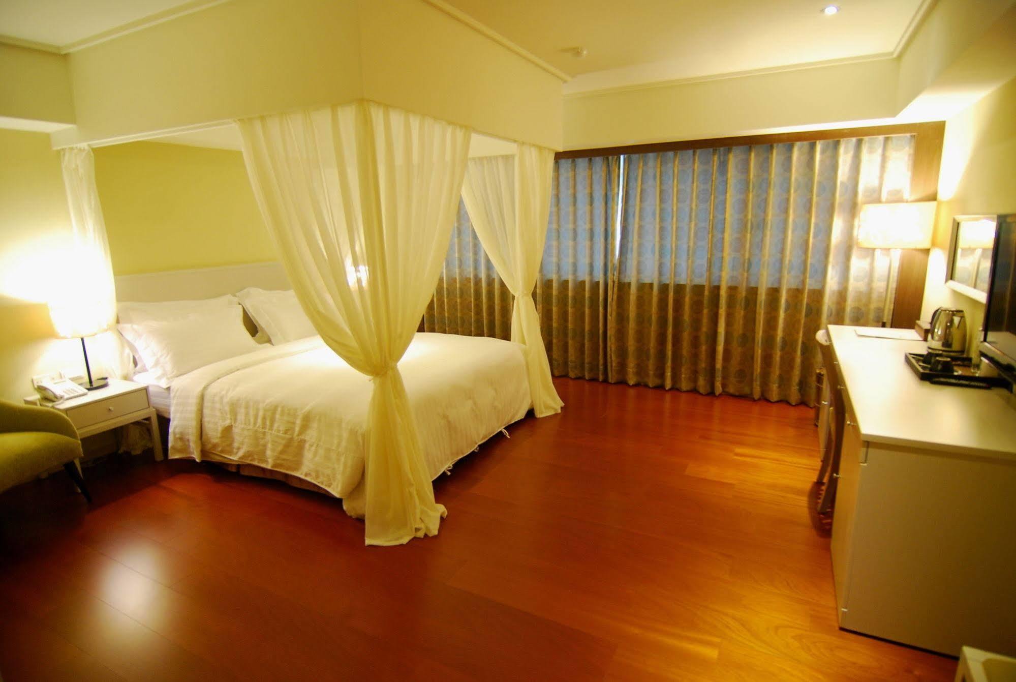Taitung Bali Suites Hotel Exterior photo
